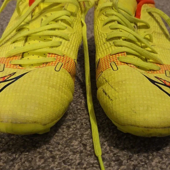 Nike Boys Soccer Cleats Size 3Y - Picture 2 of 5